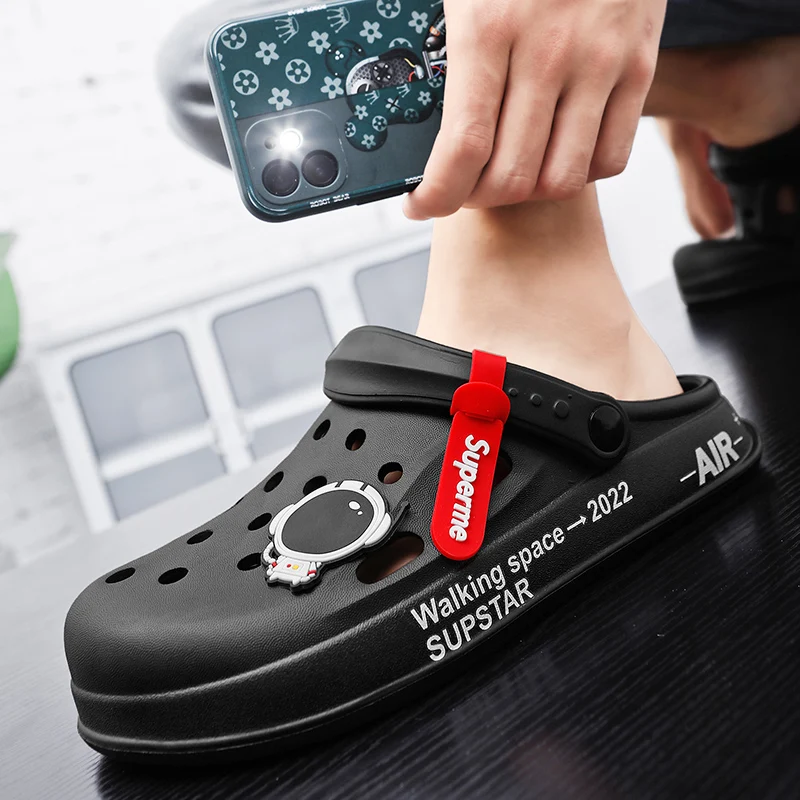 Hollow Out Breathable Men Sandals Outdoor Casual Beach Mens Slippers Male Water Sandals Men Flip Flops Light Clogs Slieds